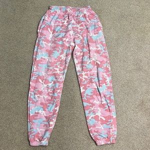 kylie thick pink and blue camo sweats with pockets